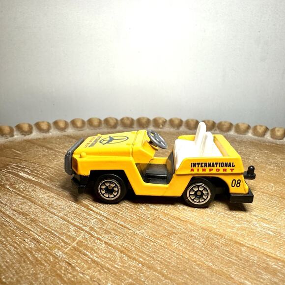 Vintage Welly International Airport Diecast Vehicle Set 6 Piece Lot - Picture 6 of 7